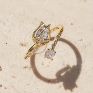 02 / Opening plated with 18k gold