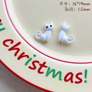 27 types of white cats (1 piece)