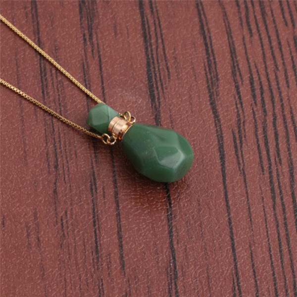 O1CN01ytYczr1QOvjmwIopC_3064811967-0-cib Wholesale Semi precious Green Aventurine Crystal Flame Shaped Perfume Bottle Pendant Necklace
