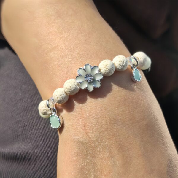 Wholesale Luminous Little Sun Flower Volcanic Stone Bead Bead Bead Bracelet