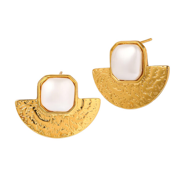 Wholesale Stainless steel stud earrings for women