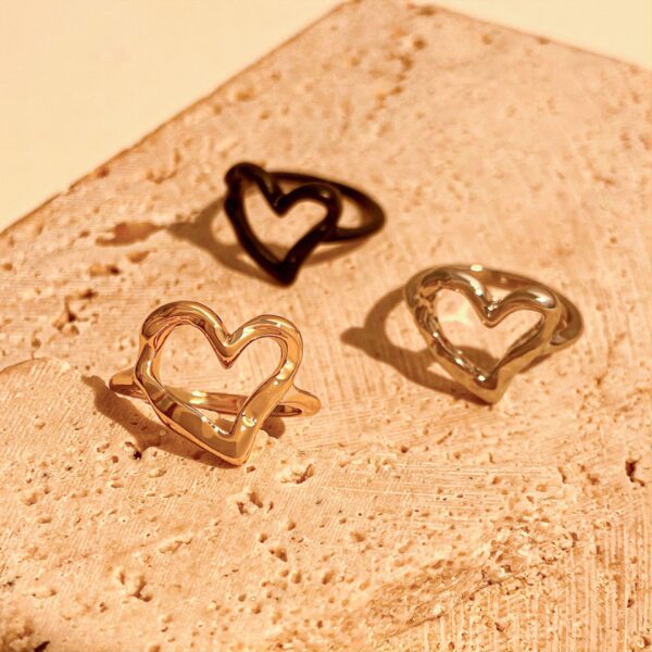 Wholesale Hammer patterned heart-shaped gold-plated non fading ring