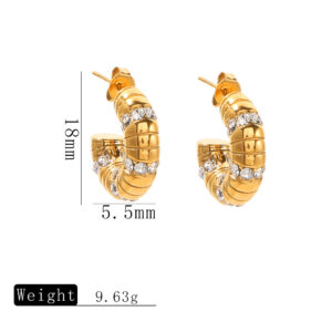 Gold diamond-cut diamond c-shaped earrings / One pair