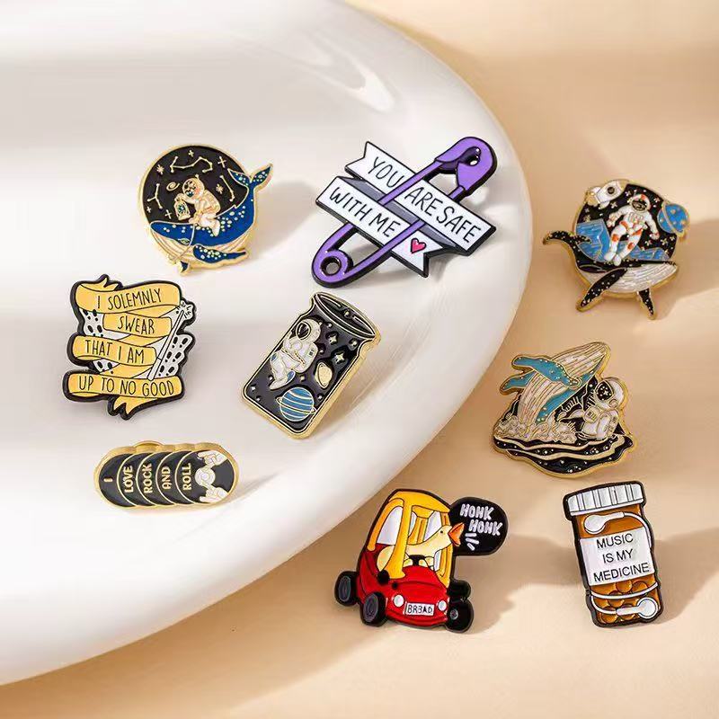 Wholesale creative cartoon cute whale ifting bottle astronaut Brooch