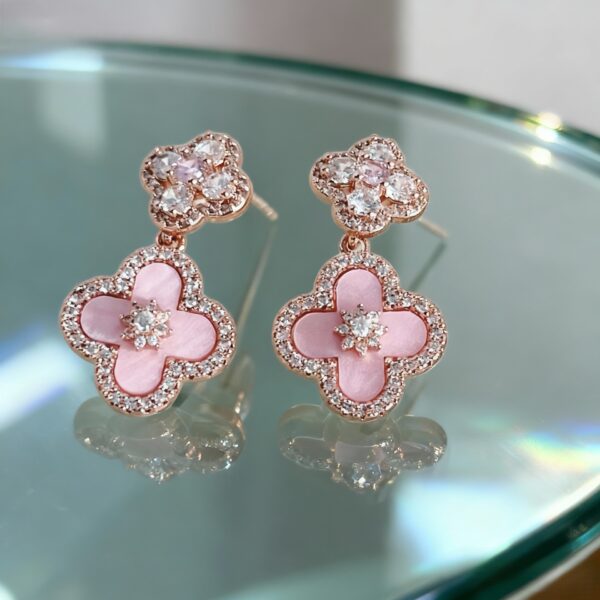 Wholesale Pink Shell Four Leaf Pink Silver Needle Earrings