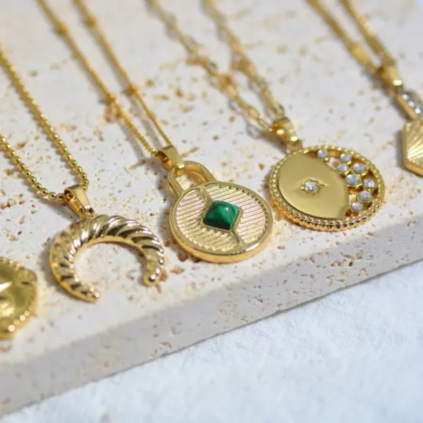 PVD Coated 18K Gold Real Gold Plated Geometric 304 Stainless Steel Retro Waterproof Non Tarnish 304 Stainless Steel Oval Buckle Necklace