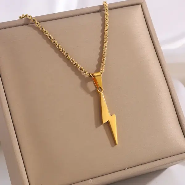 PVD Coated Real Gold Plated Geometric Heart Shape 304 Stainless Steel Elegant Simple Style Waterproof Non Tarnish Pendant Necklace