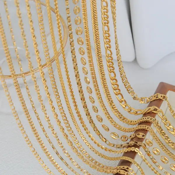 Wholesale-Jewelry-Simple-Style-Geometric-304-Stainless-Steel-Plating-Cuban-Link-Chain-Curb-Chain-Coffee-Bean-Chain-Figaro-Chain-Chain-Necklace-main-image-4-1 Wholesale Jewelry Simple Style Geometric 304 Stainless Steel Plating Cuban Link Chain Curb Chain Coffee Bean Chain Figaro Chain Chain Necklace