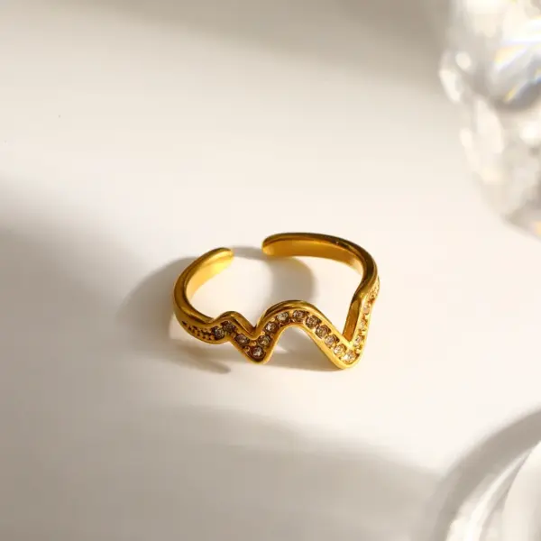 Women’s Crossover Open Ring In 304 Stainless Steel With 18K Real Gold Electroplated Water Plating And Zircon Inlay