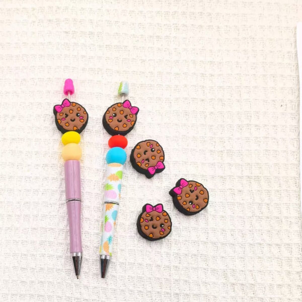 df4968b63f26d520ba1e1f4d2da9cc2f Wholesale 10pcs Cute Cookies Silicone DIY Beads