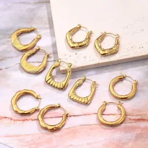 1 Pair/Package Casual Vintage Style Simple Style U Shape Solid Color Lines Irregular Polishing Plating 304 Stainless Steel 18K Gold Plated Earrings