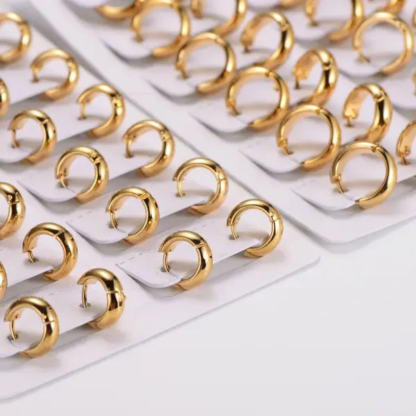 Wholesale 303 Stainless Steel Circle Electroplating Imitation Gold Vintage Style Classic Style Commute Earrings