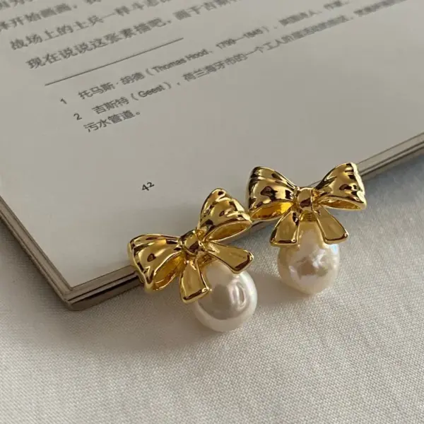 Wholesale Retro Flower Copper Inlay Zircon Drop Earrings Ear Studs 1 Pair