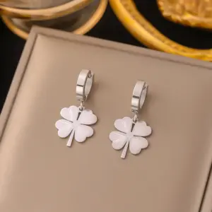 38 [Ag184] Heart Petal Earrings / Steel Color