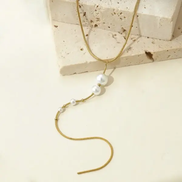 Wholesale Ion Plating (IP) Real Gold Plated 14K Gold Geometric 304 Stainless Steel Elegant Simple Style Waterproof Non Tarnish 304 Stainless Steel Necklace