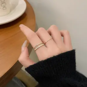 J775 Gold / Adjustable opening