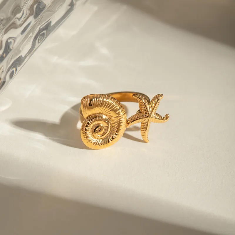 Wholesale 304 Stainless Steel Starfish Conch PVD Coated 18K Real Gold Plated Simple Style Classic Style Gold Rings