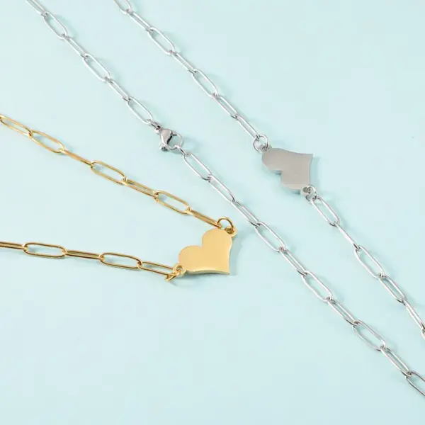 Wholesale PVD Coated Real Gold Plated Customization Laser Engraving Heart Shape 304 Stainless Steel Simple Style Waterproof Non Tarnish Pendant Necklace