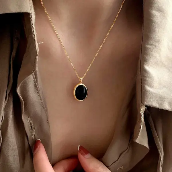 Wholesale Elegant Solid Color Copper Inlay Rhinestones Pendant Necklace