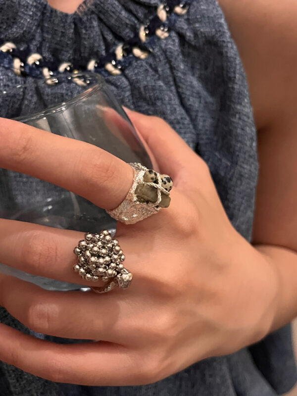 Wholesale European and American punk style metal texture bead ball beaded ring vintage natural stone blue crystal inlaid open ring