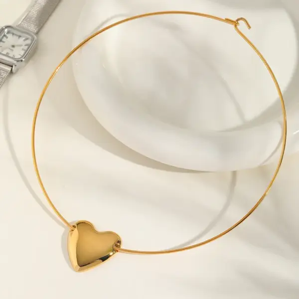 PVD Coated Real Gold Plated Heart Shape 316 Stainless Steel Simple Style Classic Style Waterproof Non Tarnish Irregular Choker