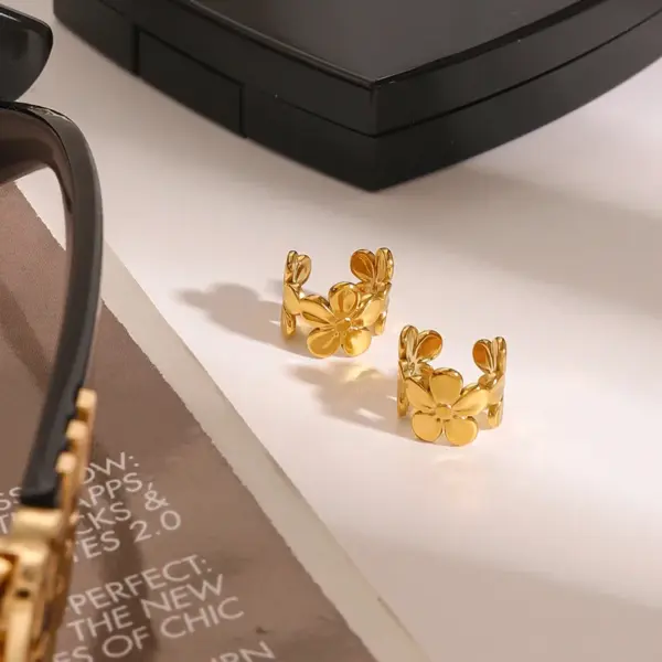 Wholesale 304 Stainless Steel Flower PVD Coated Real Gold Plated Pastoral Artistic Waterproof Non Tarnish Ear Cuffs