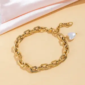 Qye81 Heart-Shaped Pearl Bracelet / Gold