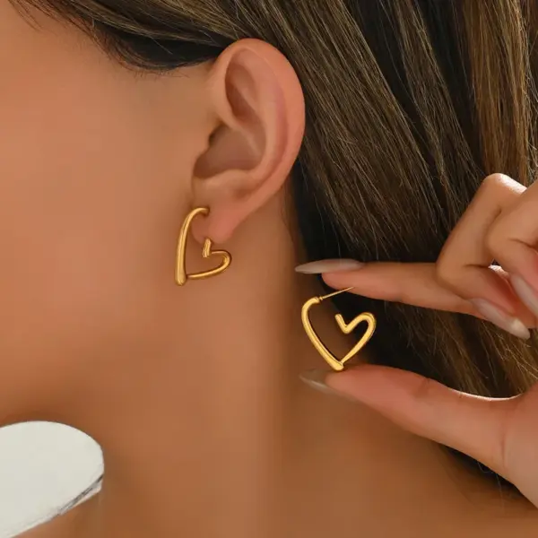 Wholesale 304 Stainless Steel Solid Color PVD Coated Real Gold Plated Real Gold Plated Casual Simple Style Waterproof Non Tarnish Earrings
