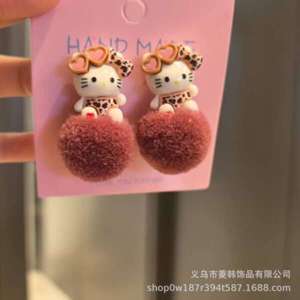 oly-01d5bb11cf666da0eb5a0c2e2db47b0e Wholesale Soft Girl Autumn and Winter Fur Ball Plush Star Cute Funny Cat Rabbit Earrings