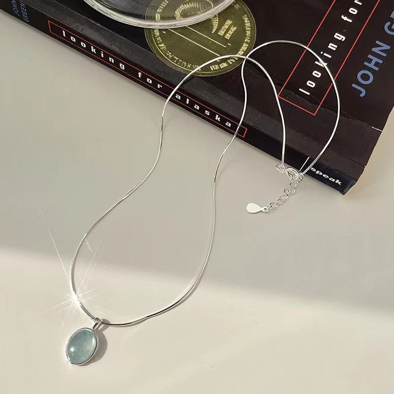 Wholesale Aquamarine E-Shaped Crystal Necklace Ins Niche Simple Oval Water op Pendant Cold All-Match Light Luxury Snake Bone Chain