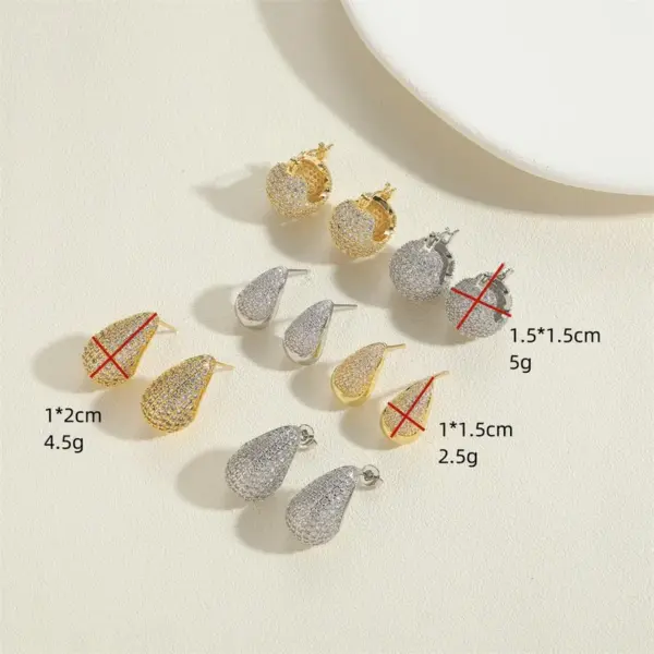 1 Pair Vintage Style Simple Style Commute Round Water Droplets Inlay Copper Zircon 14K Gold Plated Earrings Ear Studs