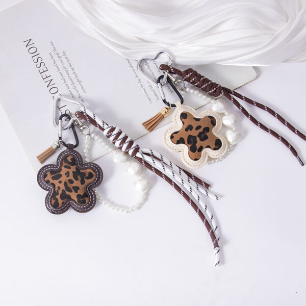 Wholesale Leopard print flower padded 3D keychain
