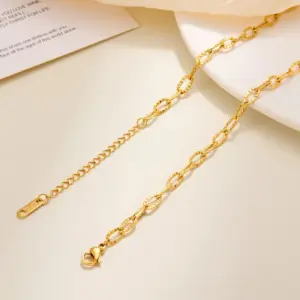 Embossed Cross Chain / Gold