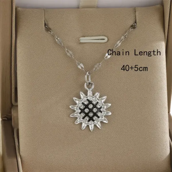 Wholesale Rack Plated 18K Gold Cross Flower Butterfly 201 Stainless Steel Imitation Pearl Zinc Alloy Simple Style Classic Pendant Necklace