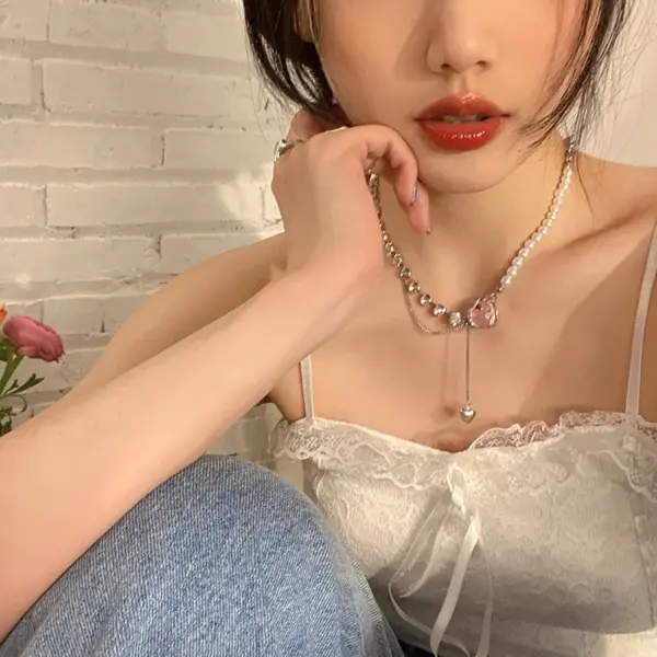 Love Stitching Pearl Japanese And Korean Necklace Design High-grade Light Luxury Niche Clavicle Chain New Women's Necklace