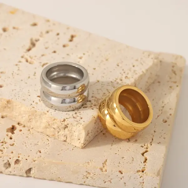 Wholesale PVD Coated Real Gold Plated 18K Gold Circle 304 Stainless Steel Elegant Waterproof Non Tarnish Rings