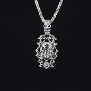 White diamond single pendant + chain as shown in the figure
