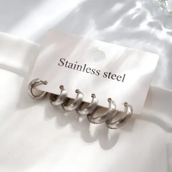 Wholesale Simple IG Style Hoop Earrings For Women Made Of 304 Stainless Steel With 18K Real Gold Plating