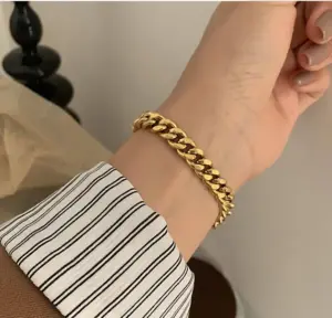 Wholesale PVD Coated Real Gold Plated 18K Gold Heart 304 Stainless Steel Titanium Steel Waterproof Non Tarnish Anklet