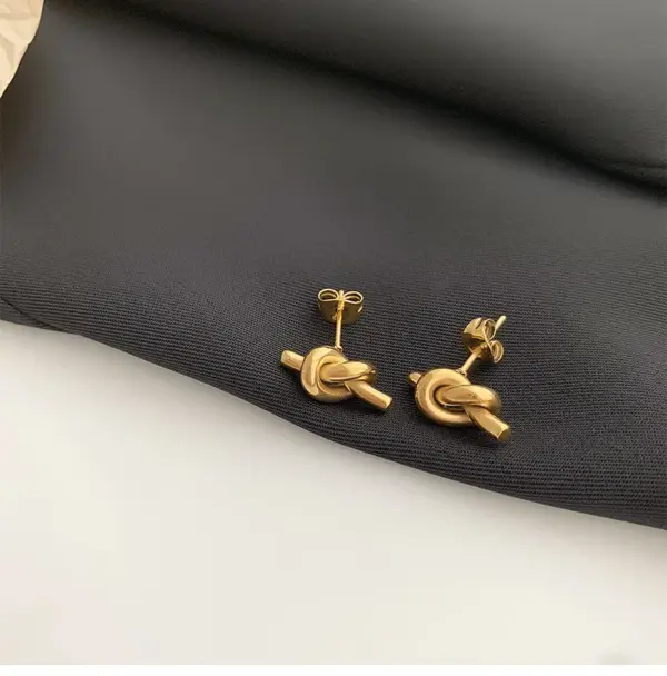 Wholesale 1 Pair Fashion Knot Titanium Steel Plating Ear Studs