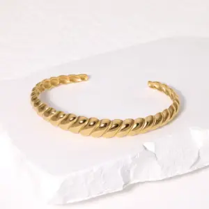 Wholesale PVD Coated Real Gold Plated 18K Gold Solid Color 304 Stainless Steel Roman Style Streetwear Waterproof Non Tarnish Cuff Bracelets