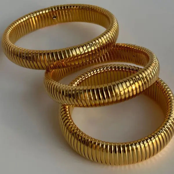 Wholesale Casual Solid Color 304 Stainless Steel Titanium Steel 18K Gold Plated Bangle In Bulk