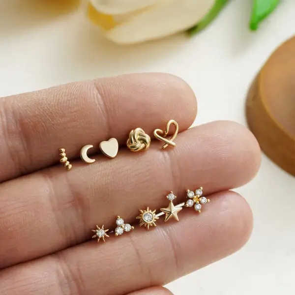 Wholesale 1 Piece Simple Style Geometric Star Heart Shape Plating Titanium Steel Zircon 18K Gold Plated Small Stud Earrings
