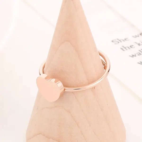 PVD Coated 18K Gold Plated Rose Gold Plated Heart Shape Titanium Steel Simple Style Waterproof Non Tarnish Rings