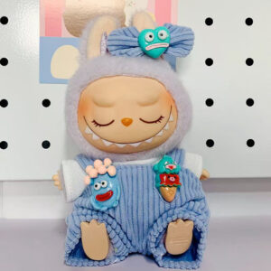 LBB-10 Quirky and Ugly-Cute Set / Labubu is wearable in its first, second, and third generations.