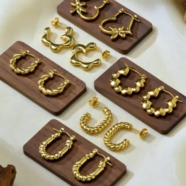 304 Stainless Steel Irregular Electroplating Stone-Free 18K Gold Golden Plated Elegant Simple Style Asymmetrical Gold Hoop Earrings