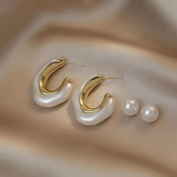 Copper C Shape Electroplated Pearl KC Golden Plated Casual Elegant Plating Inlay Apricot White Ear Studs