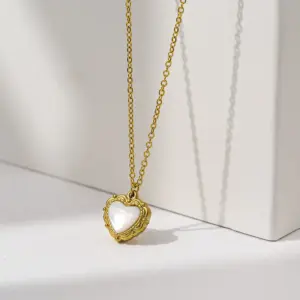 Wholesale PVD Coated Real Gold Plated 18K Gold Heart Shape 304 Stainless Steel Simple Style Waterproof Non Tarnish 304 Stainless Steel Pendant Necklace