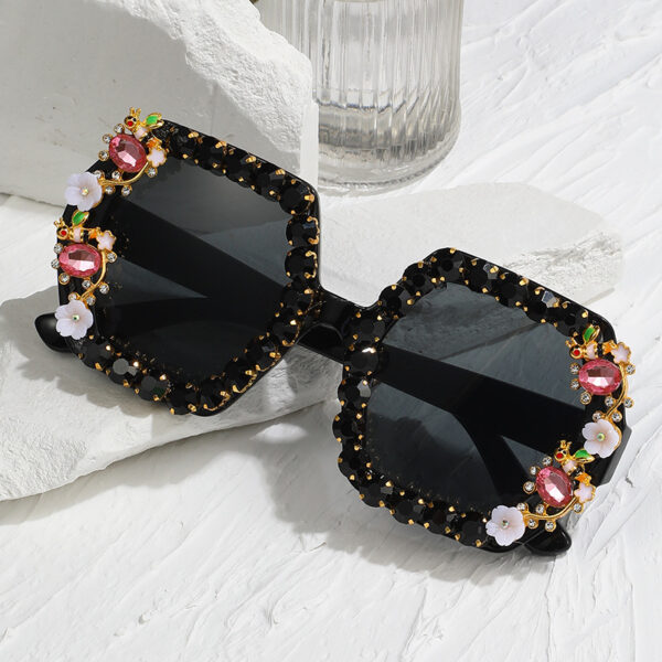 oly-02db65b474548e429ee550f8be814a6a Wholesale fashion sunglasses men's and women's personalized diamond-encrusted sunglasses net red street shooting live wear glasses