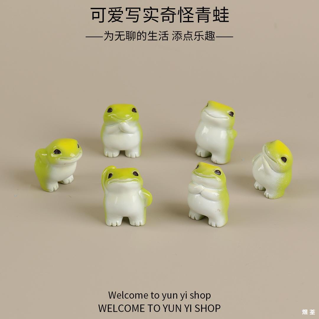 Wholesale Landscape frog figurine aessories, decorative resin desktop crafts, ornaments